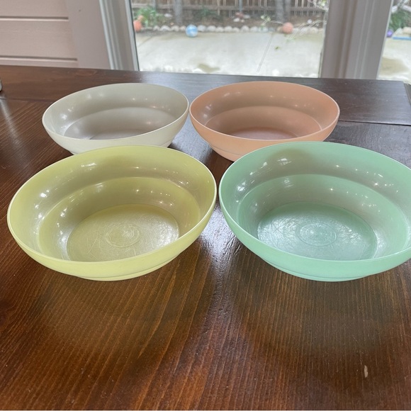 Tupperware Dining Vintage Tupperware Set Of 4 Pastel Cereal Bowls